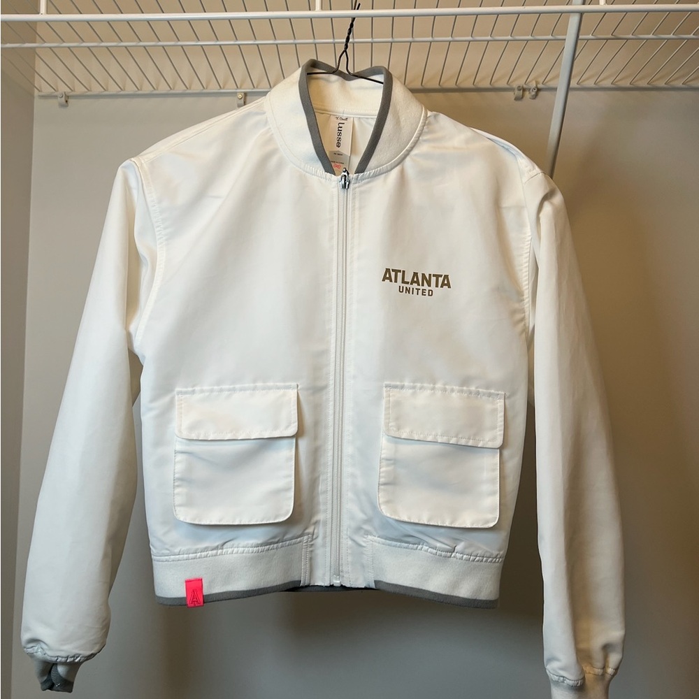 Atlanta United White Jacket - Rare find - exclusive